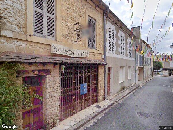 UN LOCAL COMMERCIAL ET UN LOCAL À USAGE D'HABITATION