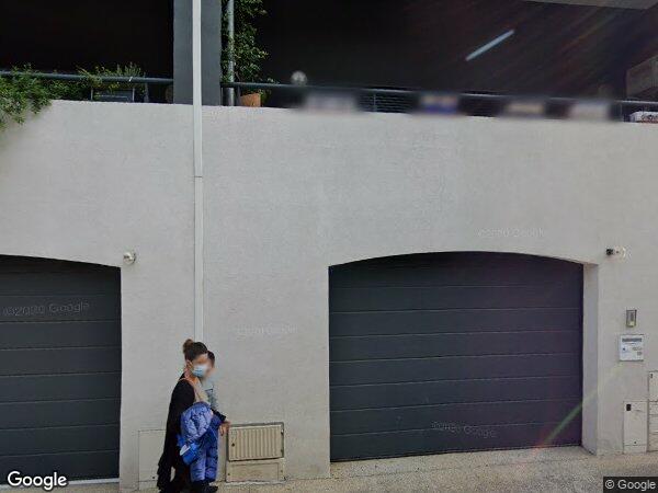 DES LOCAUX COMMERCIAUX