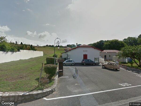 UNE MAISON D'HABITATION