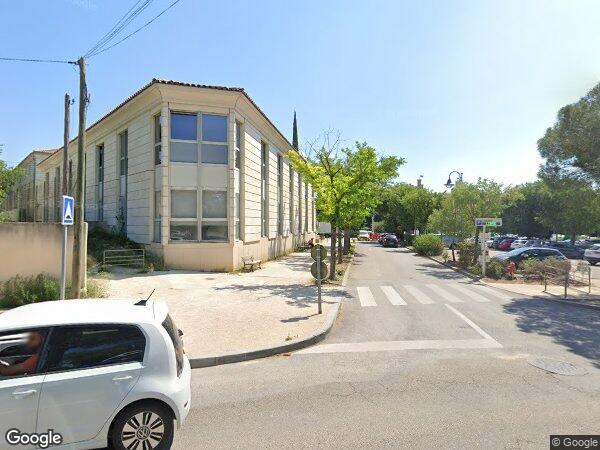 UN LOCAL À USAGE DE BUREAU