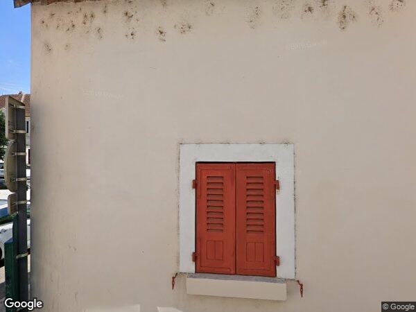 UNE MAISON À USAGE D’HABITATION