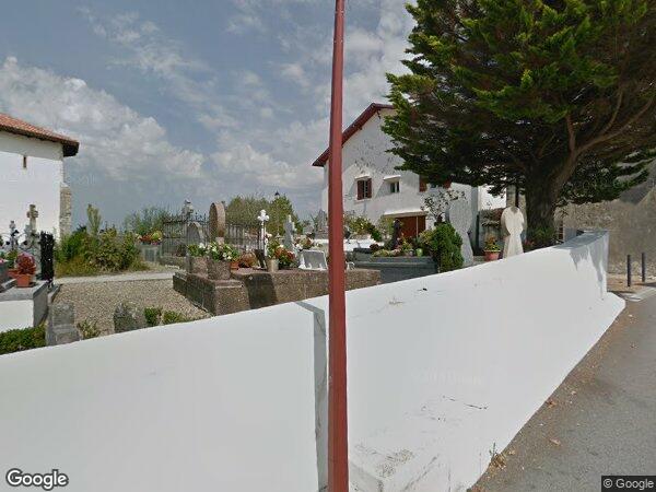 UNE BANDE DE TERRAIN NON CONSTRUCTIBLE