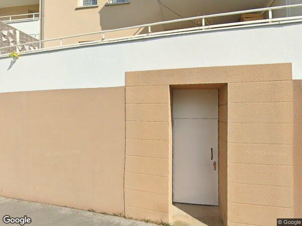 UN APPARTEMENT AVEC DEUX PARKINGS