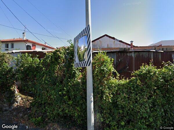 UN APPARTEMENT AVEC VÉRANDA ET UN JARDIN