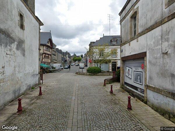 UN IMMEUBLE ENTIER À USAGE MIXTE D’HABITATION ET PROFESSIONNEL