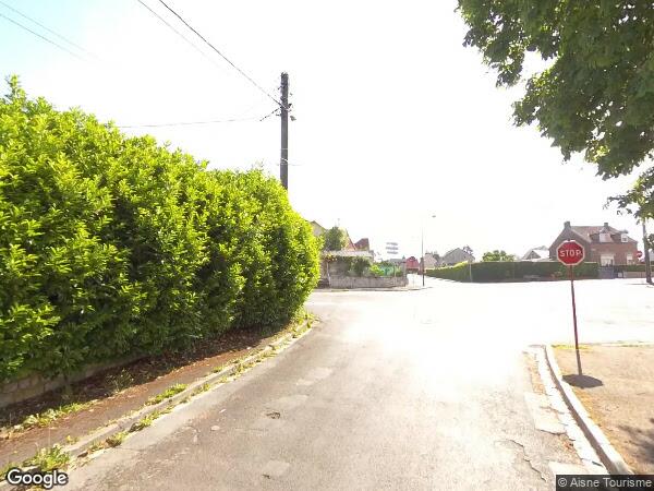 UNE MAISON À USAGE D'HABITATION