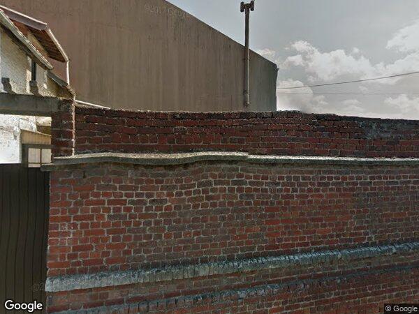 UNE MAISON À USAGE D'HABITATION