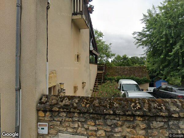 UNE MAISON D’HABITATION MITOYENNE