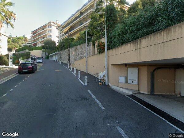 UN APPARTEMENT AVEC UN GARAGE ET DEUX CAVES