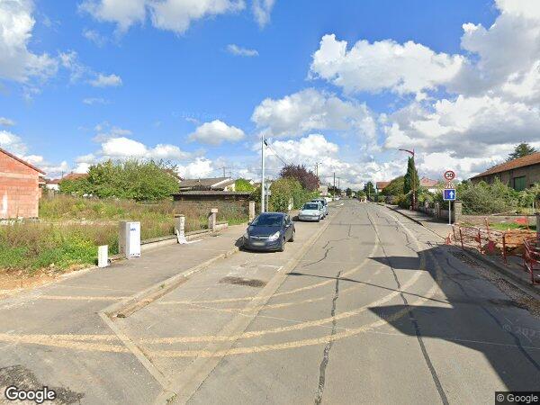 UNE MAISON À USAGE D'HABITATION