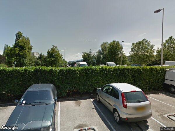 UN APPARTEMENT DE TYPE T1 BIS AVEC UNE CAVE ET UNE PLACE DE PARKING