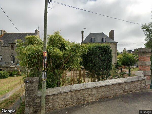 UNE MAISON INDIVIDUELLE À USAGE D'HABITATION