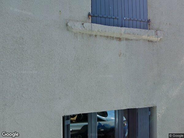 UNE MAISON INDIVIDUELLE À USAGE D'HABITATION