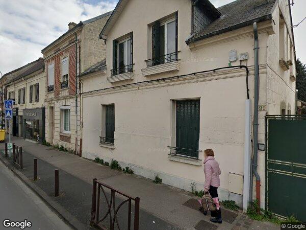 UN IMMEUBLE À USAGE D’HABITATION