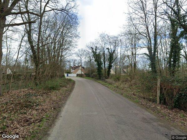 UN APPARTEMENT AVEC UNE PLACE DE PARKING AÉRIEN