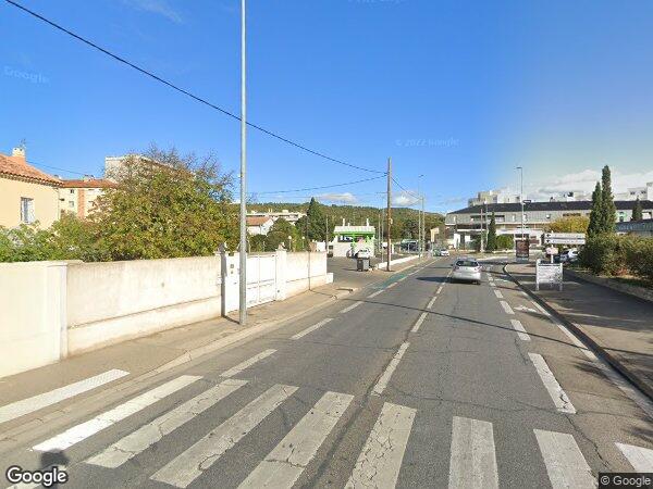 UN APPARTEMENT DE TYPE F4 AVEC UNE CAVE ET UN PARKING