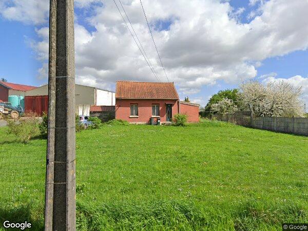 UNE MAISON À USAGE D'HABITATION