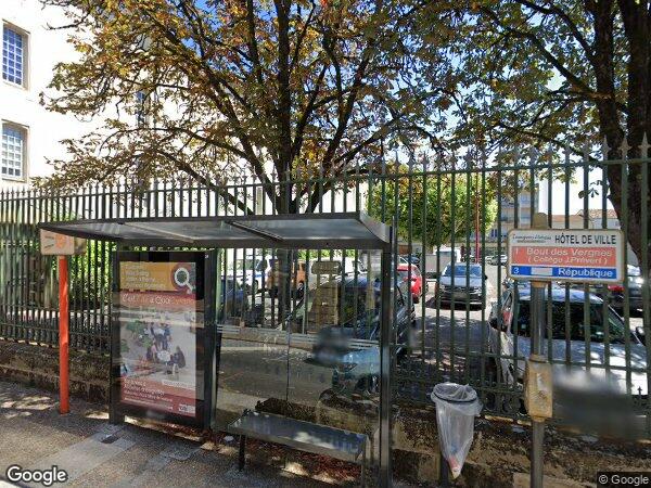 UN IMMEUBLE À USAGES D'HABITATION ET DE COMMERCE