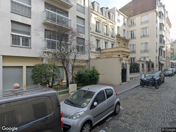 UN APPARTEMENT AVEC UNE CAVE