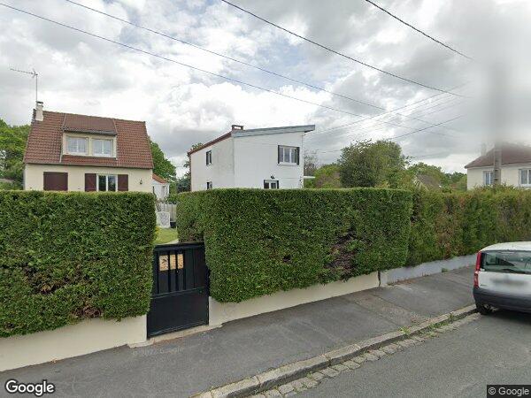 UNE MAISON  SUR TERRE-PLEIN