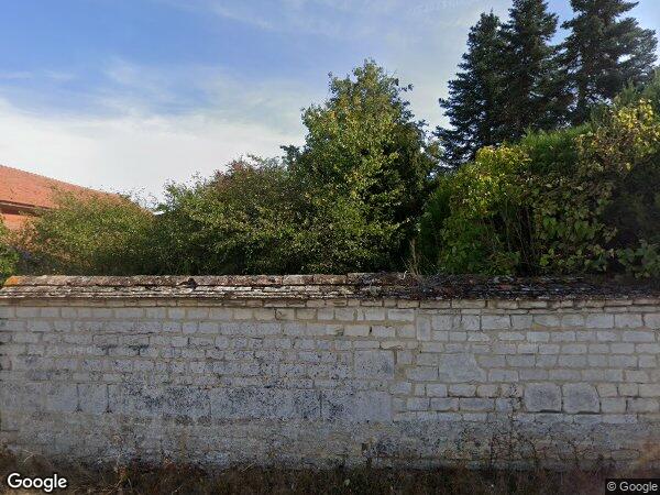 UNE MAISON D'HABITATION ANCIENNE