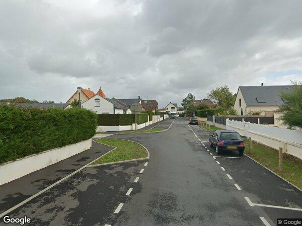 UNE MAISON À USAGE D'HABITATION