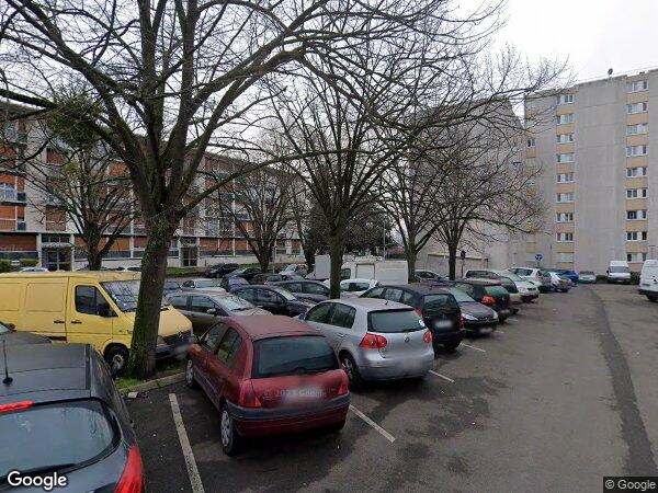 UN APPARTEMENT ET UNE CAVE