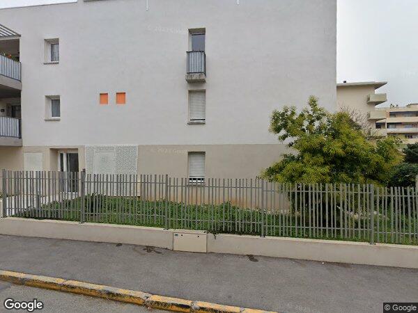 UN LOCAL PROFESSIONNEL