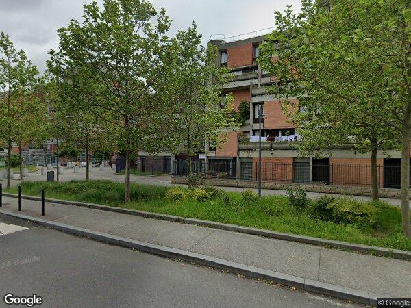 UN APPARTEMENT DE 5 PP AVEC UN BOX POUR AUTOMOBILE ET UN CELLIER