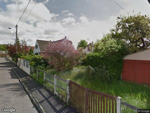 UN PAVILLON D'HABITATION