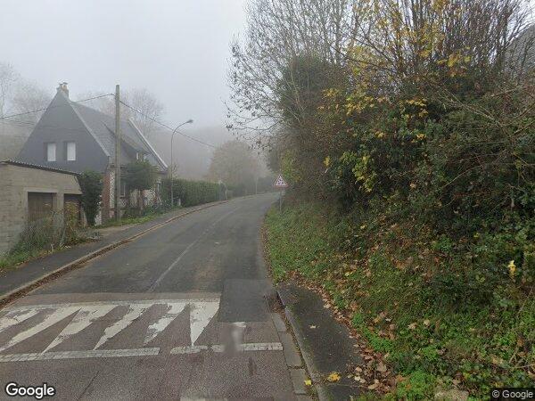 UNE MAISON À USAGE D'HABITATION