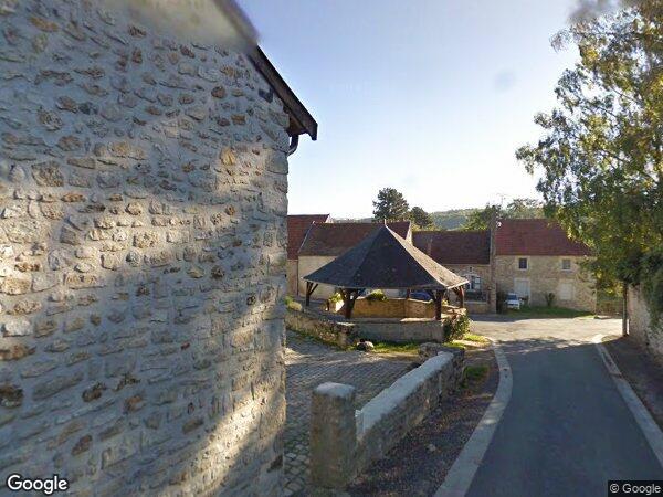 UNE MAISON À USAGE D'HABITATION