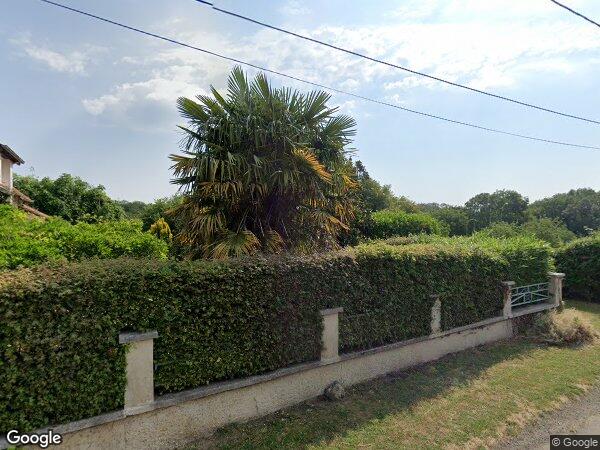 UNE MAISON À USAGE D'HABITATION
