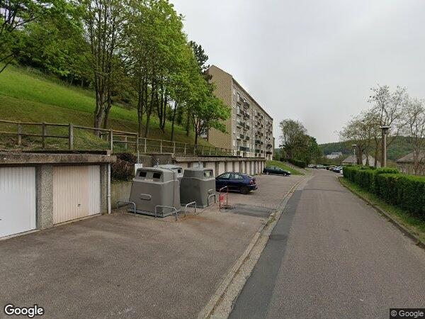 UNE PLACE DE PARKING EXTÉRIEURE