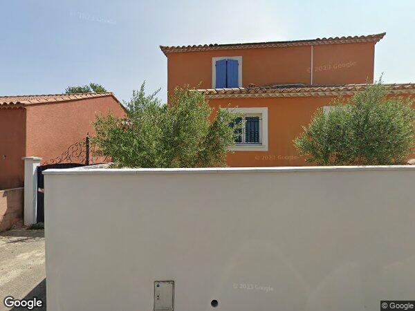 UNE MAISON D'HABITATION