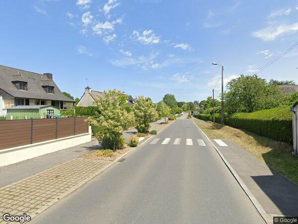 UNE MAISON À USAGE D'HABITATION