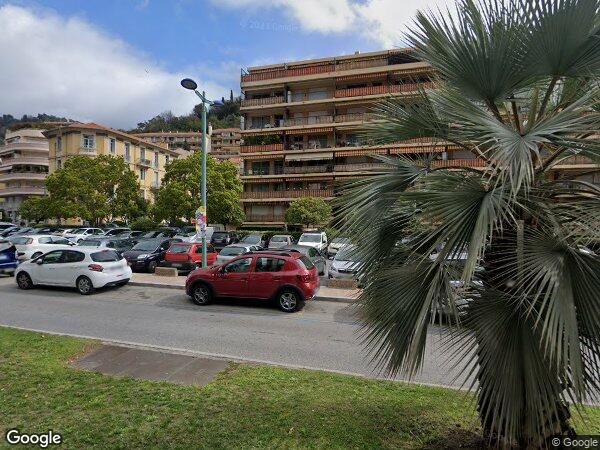 UN APPARTEMENT ET DEUX CAVES