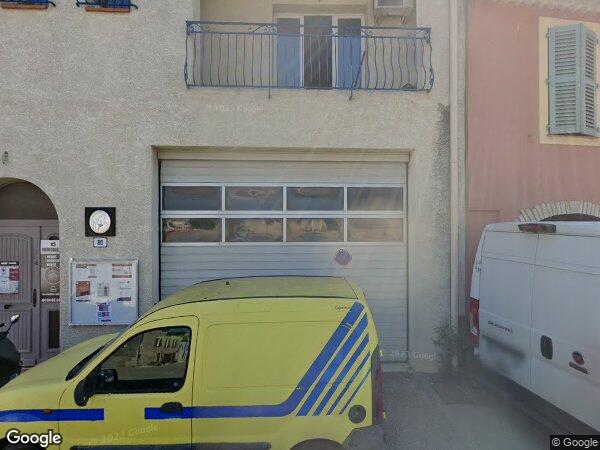 UNE MAISON À USAGE D'HABITATION