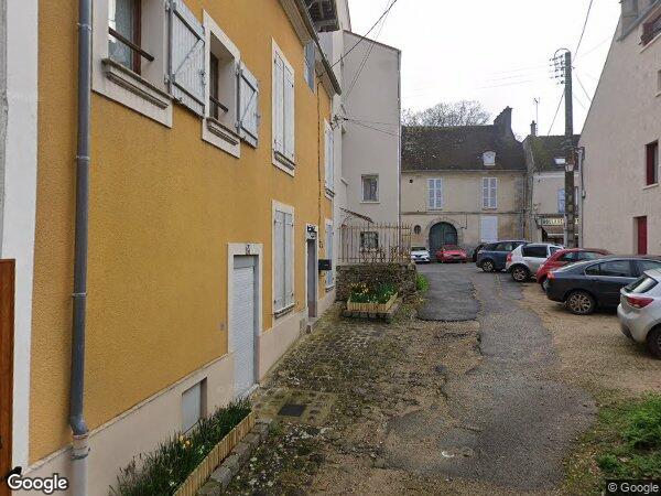 UNE MAISON D'HABITATION