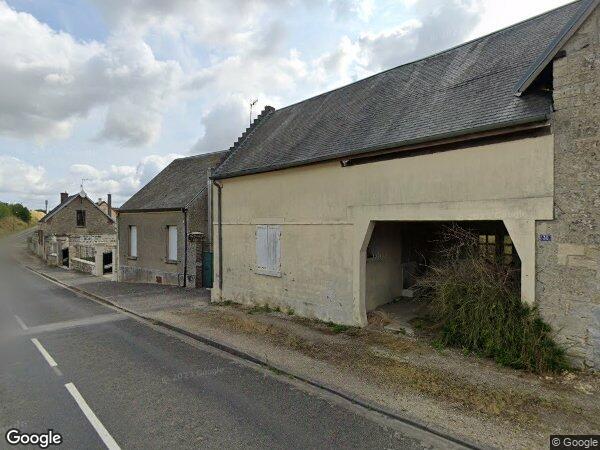 UNE MAISON À USAGE D'HABITATION AVEC GRANGE ET GARAGE