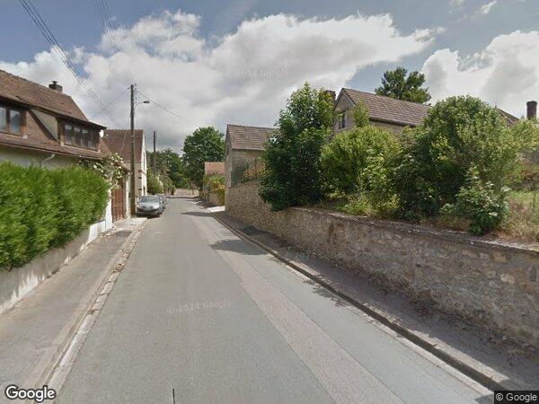 UNE MAISON À USAGE D'HABITATION