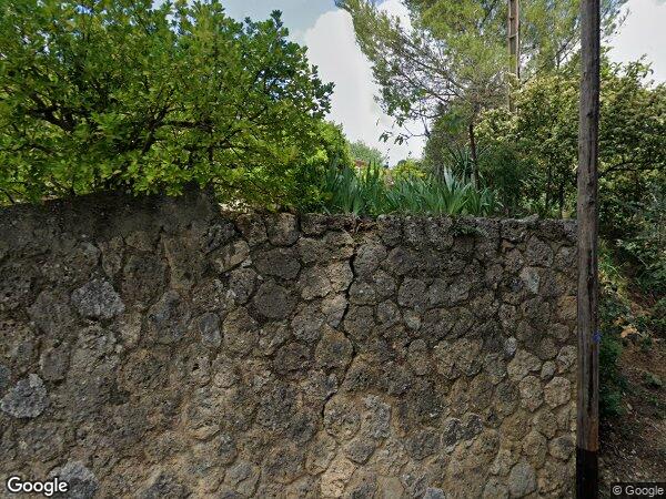 UNE MAISON À USAGE D'HABITATION