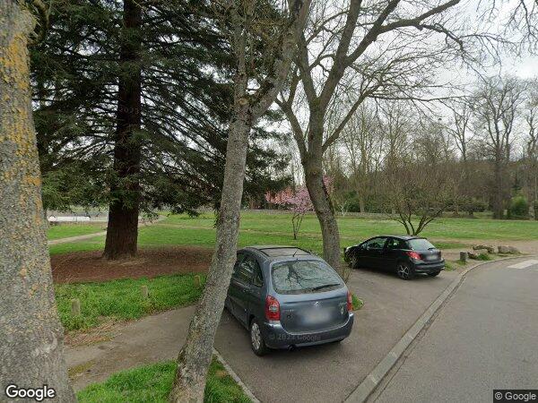 UN APPARTEMENT ET UN PARKING