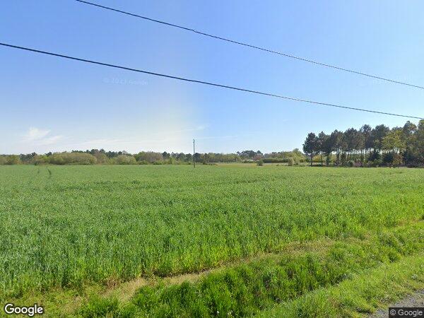 UNE MAISON EN PIERRE ET BRIQUETTE AVEC JARDIN ET PISCINE