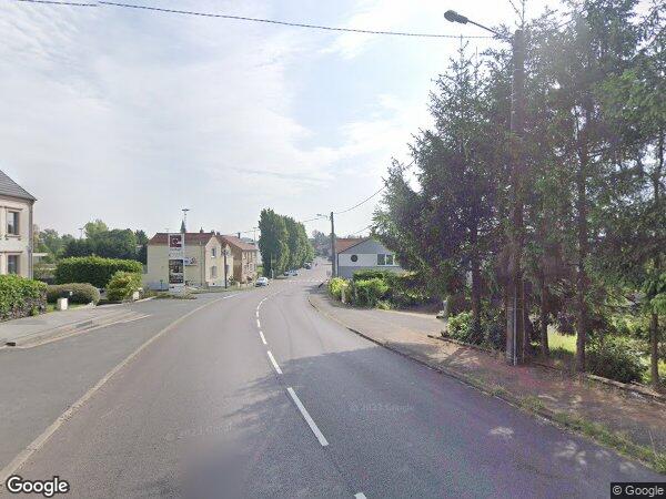 UN IMMEUBLE D'HABITATION