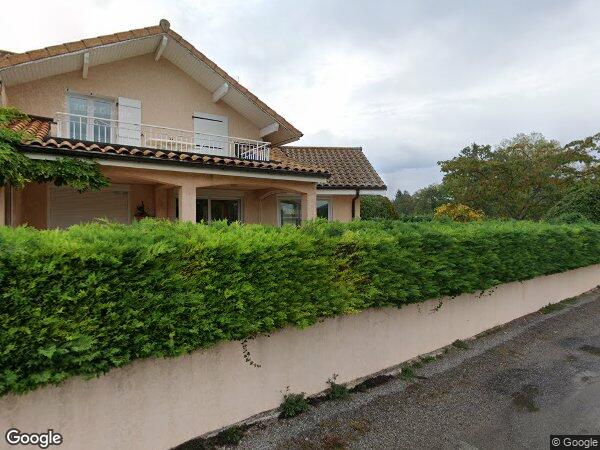 UNE MAISON À USAGE D'HABITATION