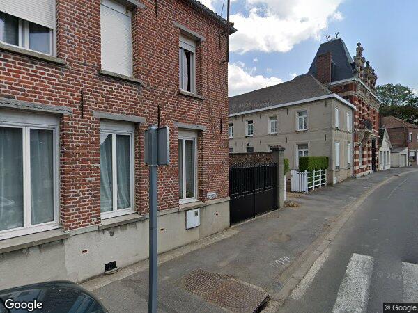 DEUX MAISONS À USAGE DE COMMERCE ET D'HABITATION