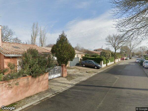 UNE MAISON DE PLAIN PIED DE TYPE 4 DANS LOTISSEMENT AVEC PISCINE COMMUNE
