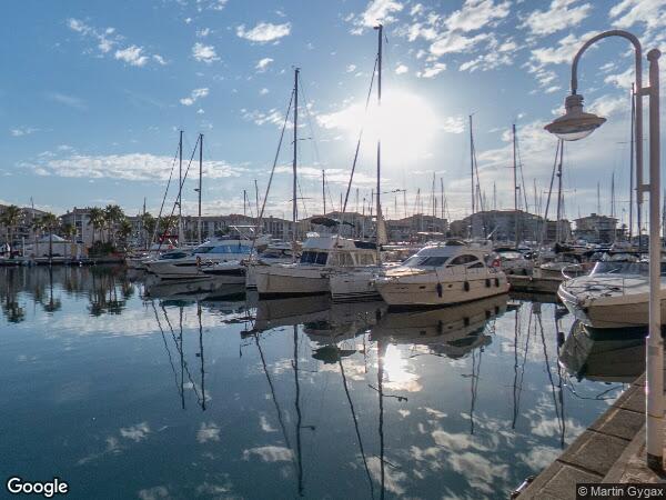 UN APPARTEMENT ET UN PARKING