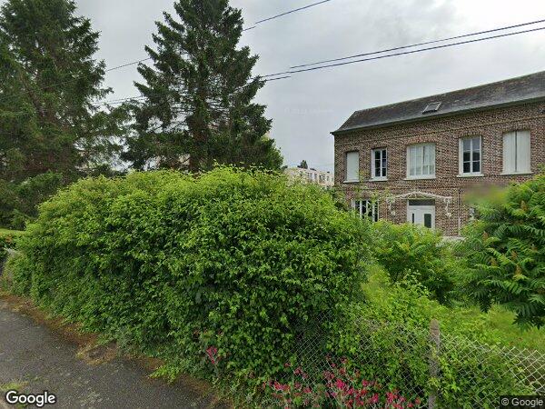 UN APPARTEMENT ET UNE CAVE